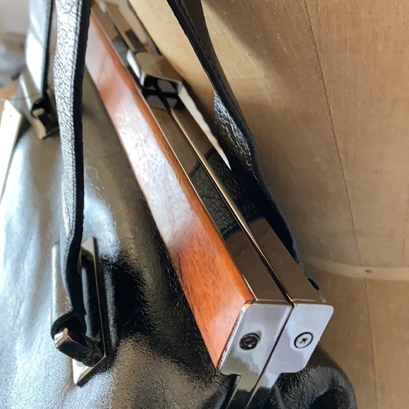 Y2K Black Leather Kiss Clasp Tote - Picture 7 of 12